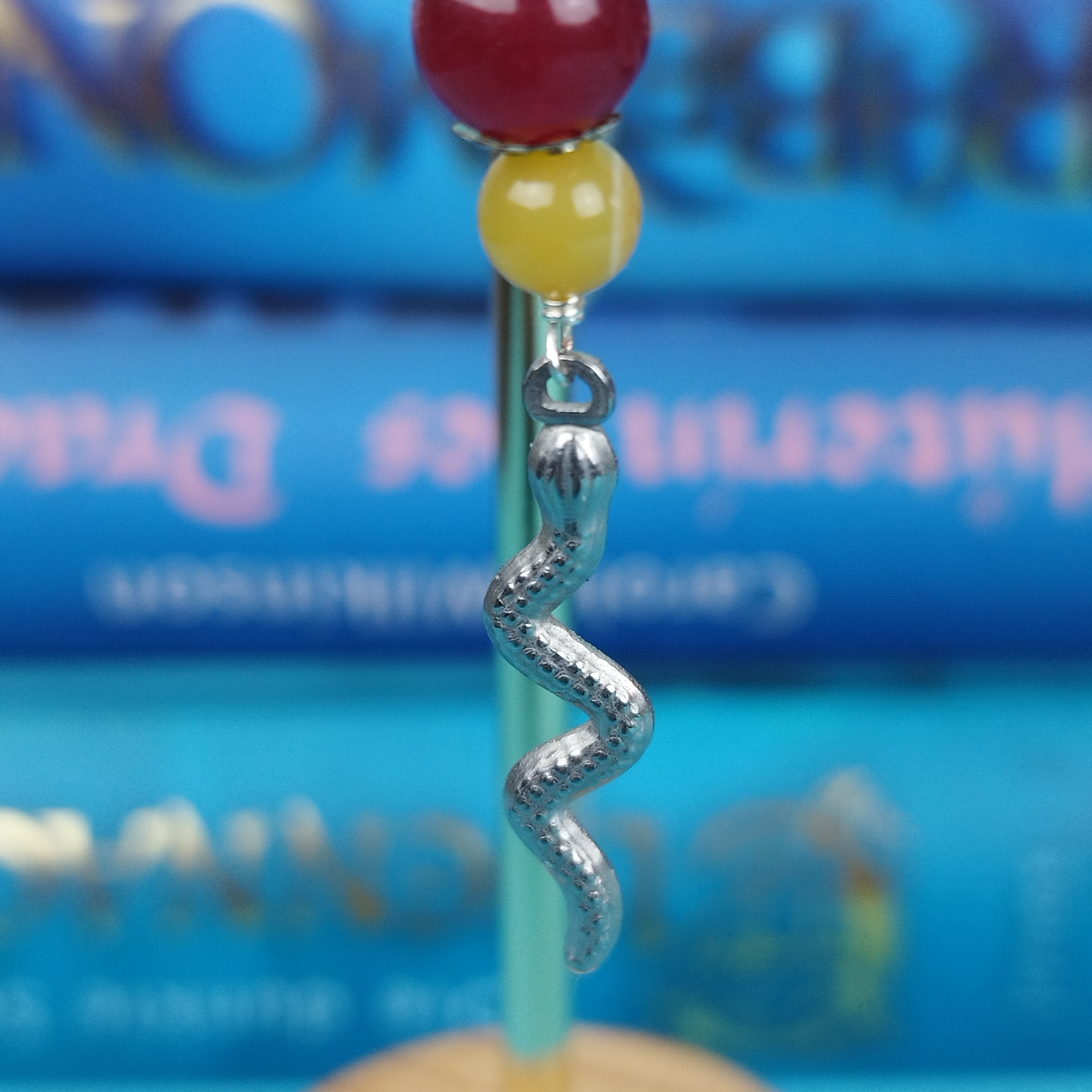 Schmuckset Regenbogenschlange: Kette und Ohrringe