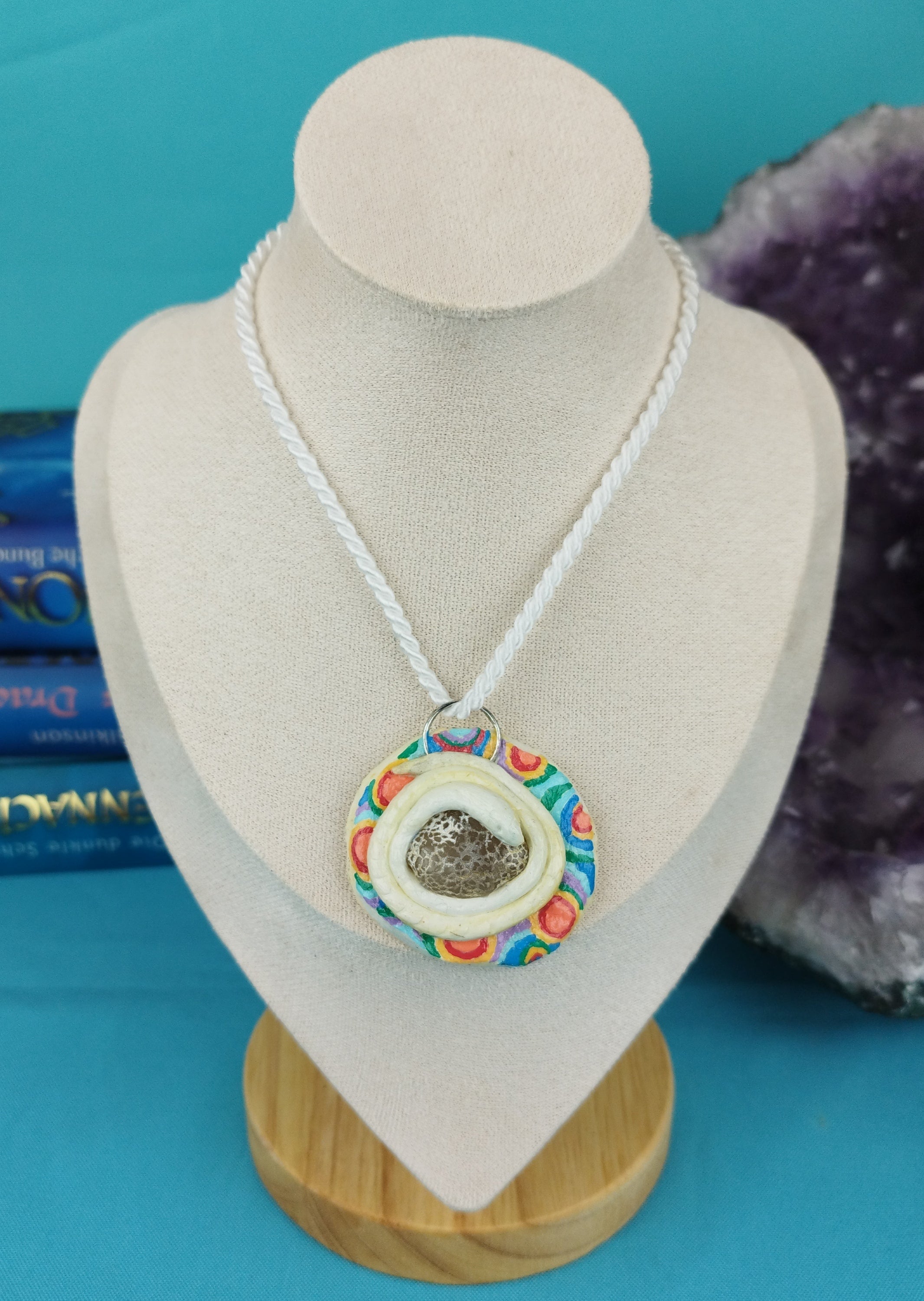 Schmuckset Regenbogenschlange: Kette und Ohrringe