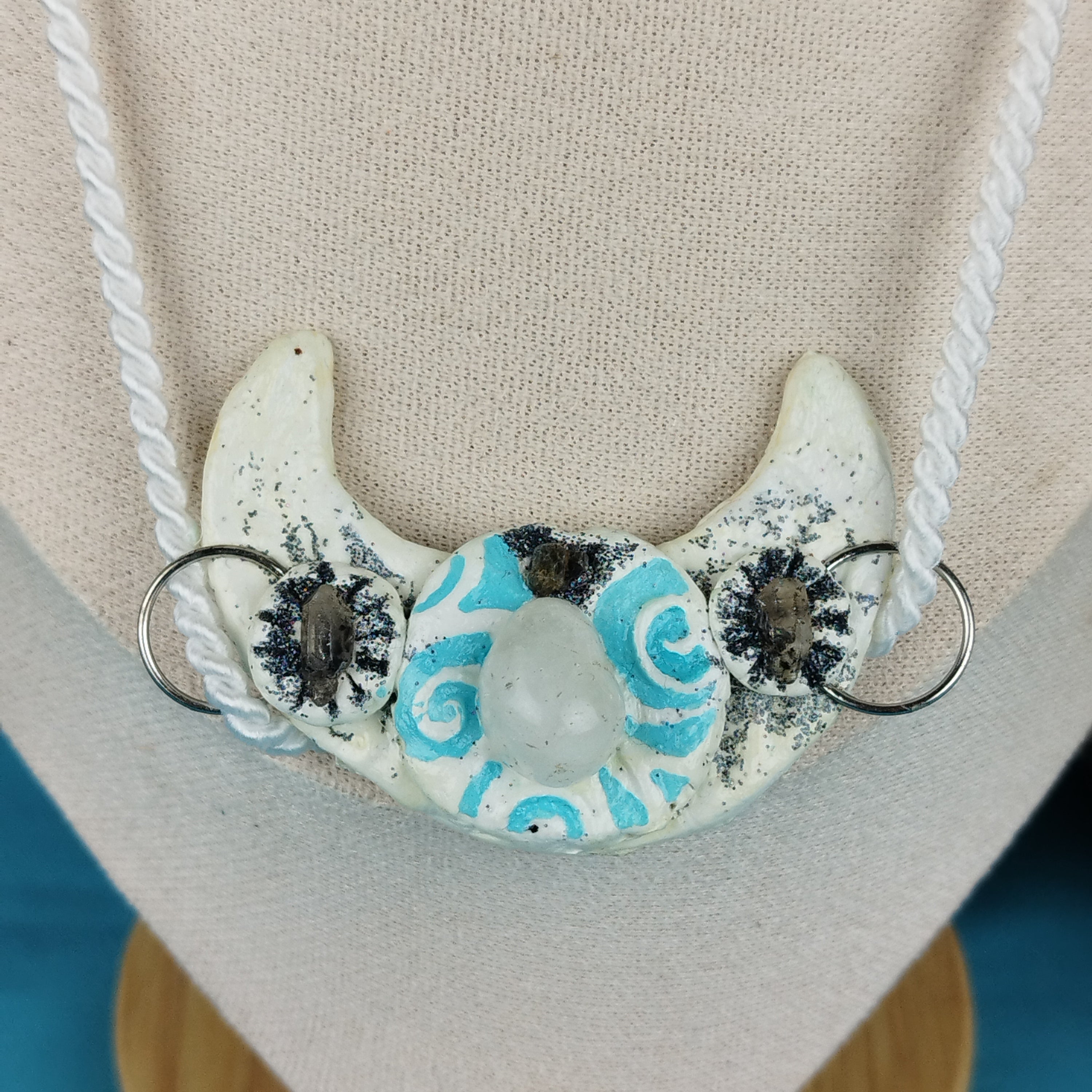 Kette Mondgöttin: Gezeiten in zwei Varianten